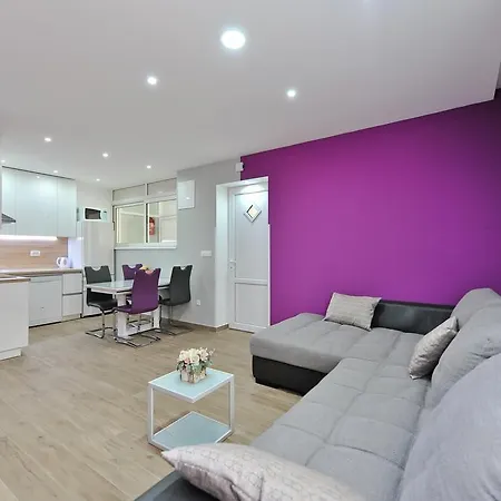 Purple Summer City Apartment