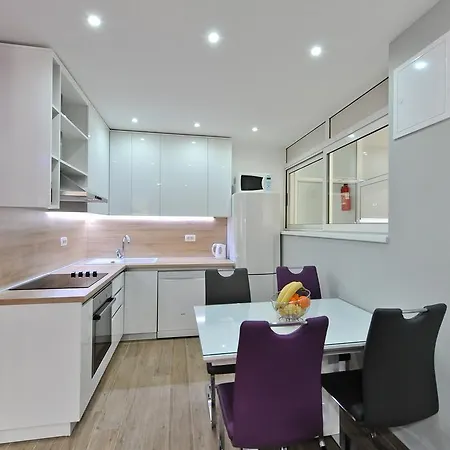 Apartment Purple Summer City Zadar