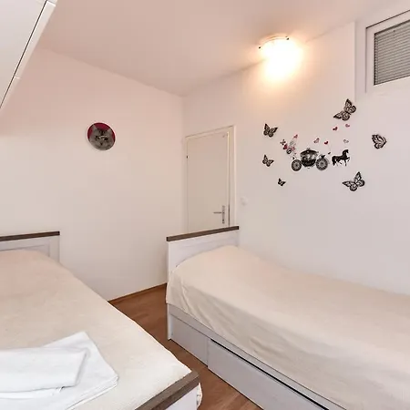 Apartment Purple Summer City Zadar