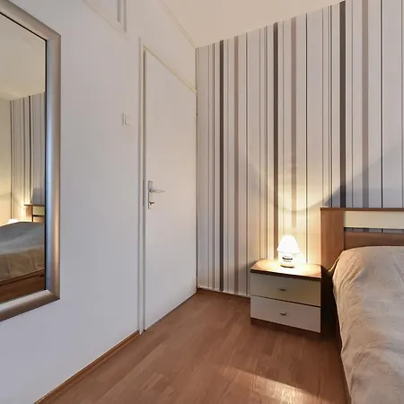 Purple Summer City Apartment Zadar